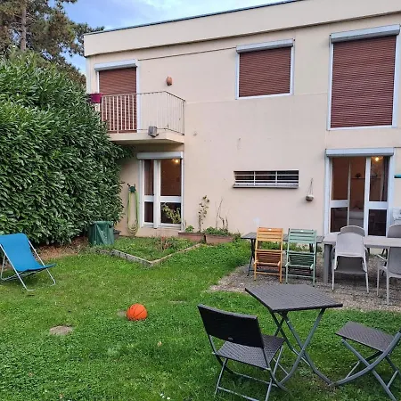 House Near Paris With Garden